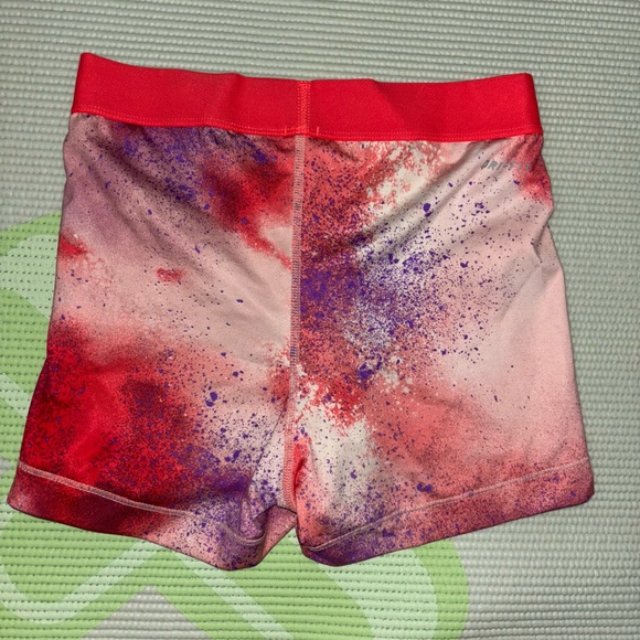 NIKE BUNDLE- Set of 3 Girls Nike T-shirt & spandex & under armour spandex - Picture 3 of 11